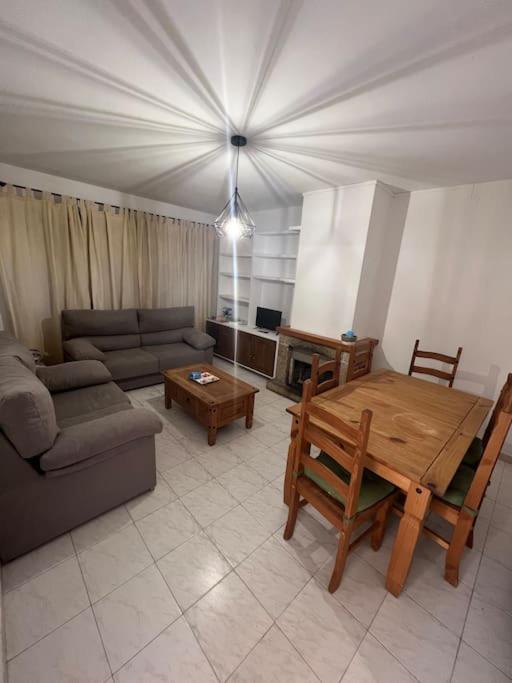 Adosado Dr Fleming 12 Vila Poyales Del Hoyo Exterior foto